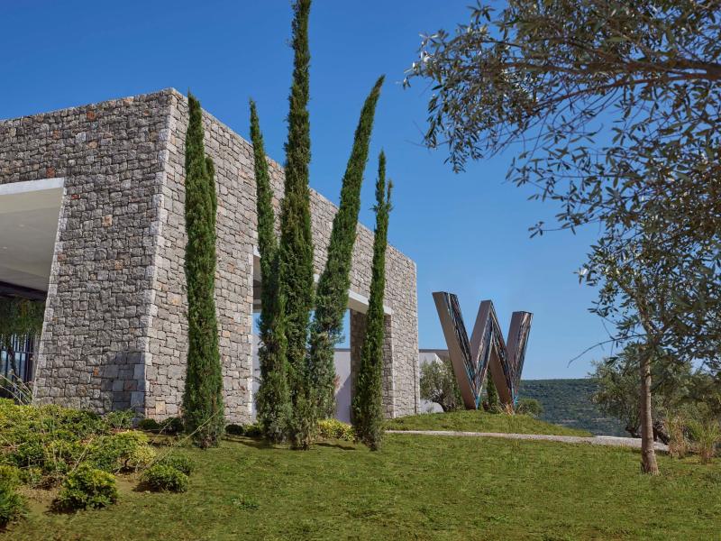 W Costa Navarino