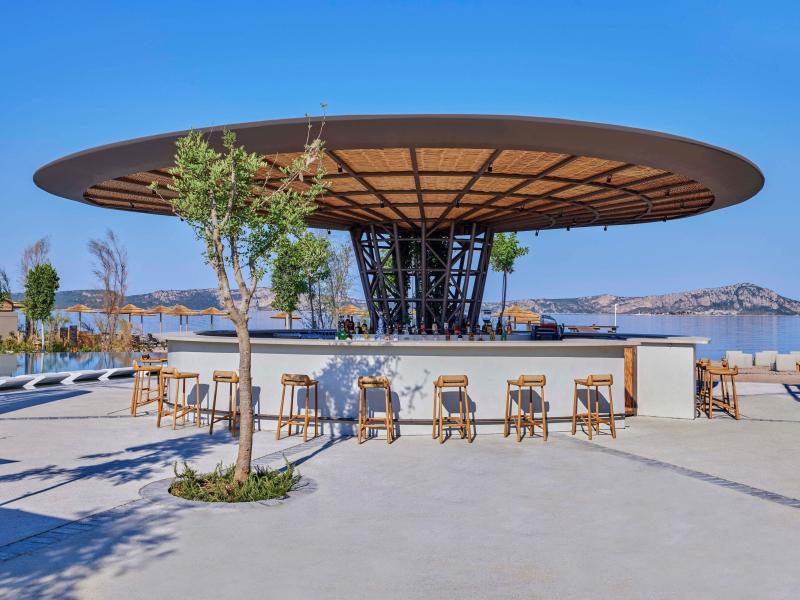 W Costa Navarino