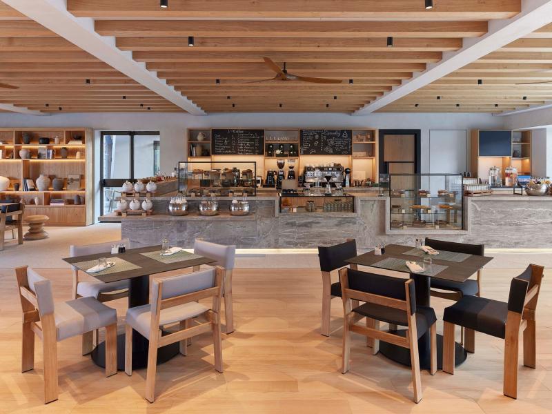 W Costa Navarino