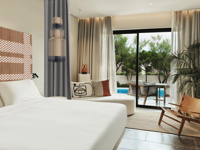 W Costa Navarino
