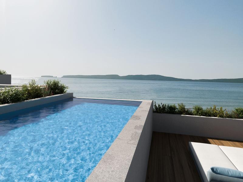 W Costa Navarino