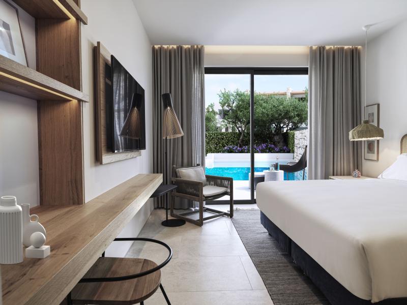 W Costa Navarino