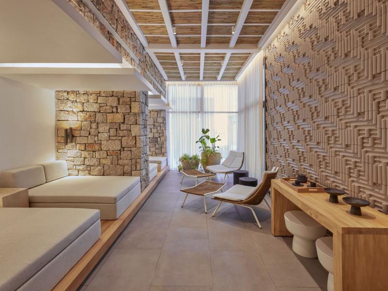 W Costa Navarino