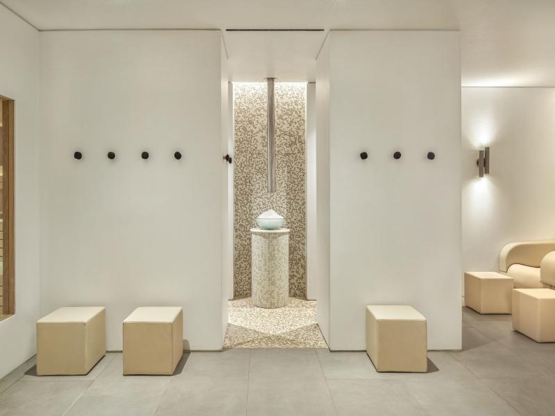 W Costa Navarino