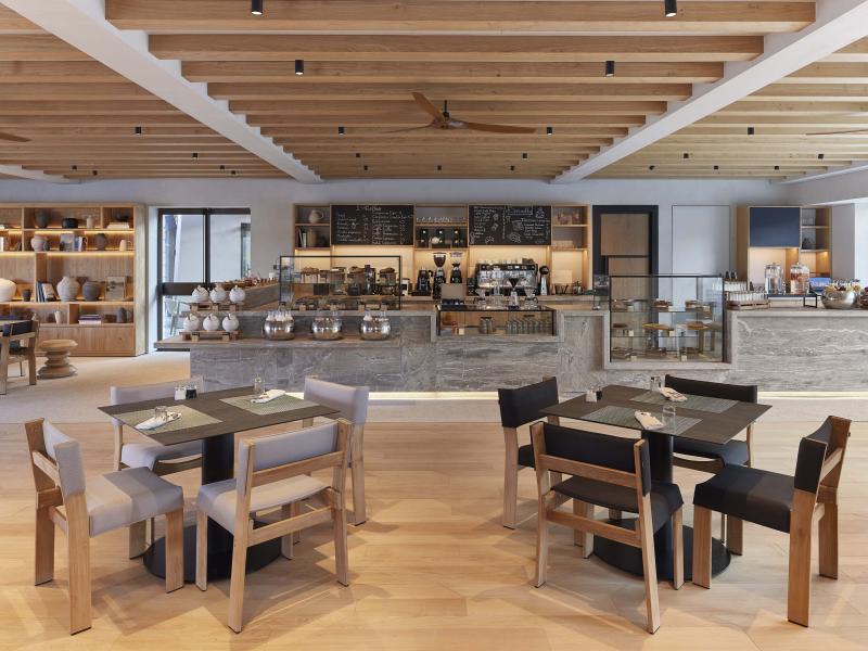 W Costa Navarino