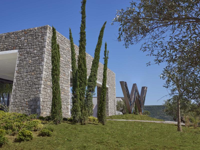 W Costa Navarino