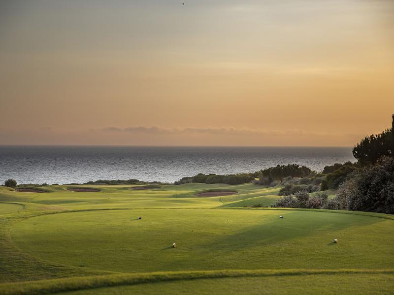 W Costa Navarino
