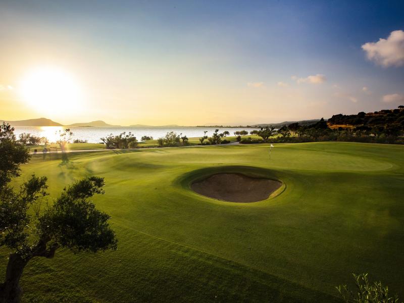 W Costa Navarino