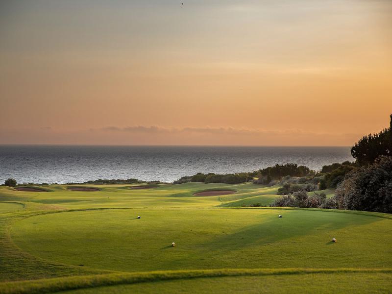 W Costa Navarino