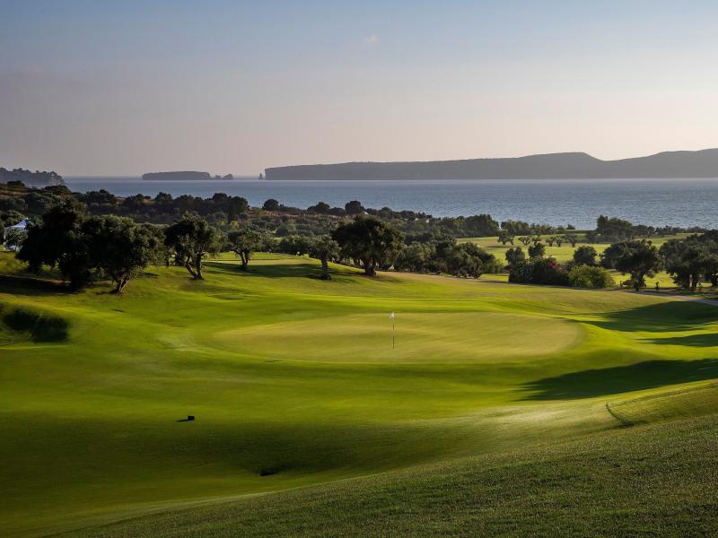 W Costa Navarino