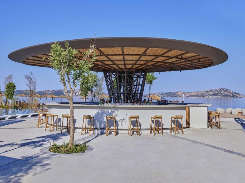 W Costa Navarino