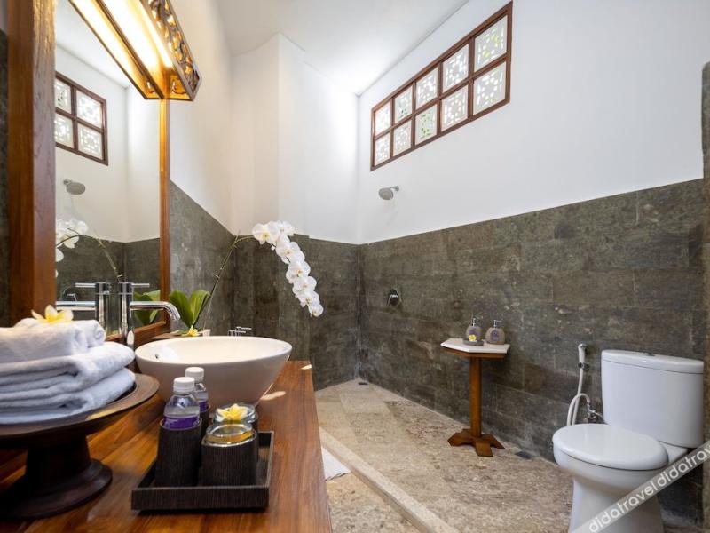Swan Paradise a Pramana Experience
