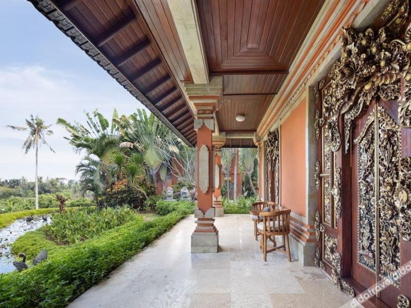 Swan Paradise a Pramana Experience