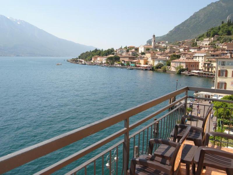All`Azzurro