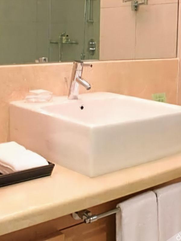 Cormar Suites