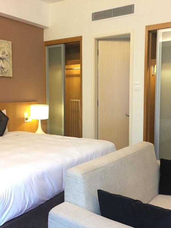 Cormar Suites