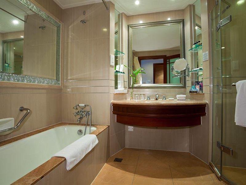 Baohong Hotel (Main Building)