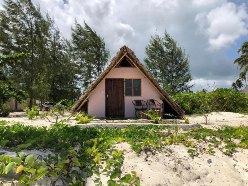 Blue Earth Beach Bungalow