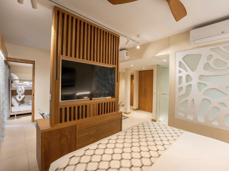 Ocean's Creek Beach Hotel