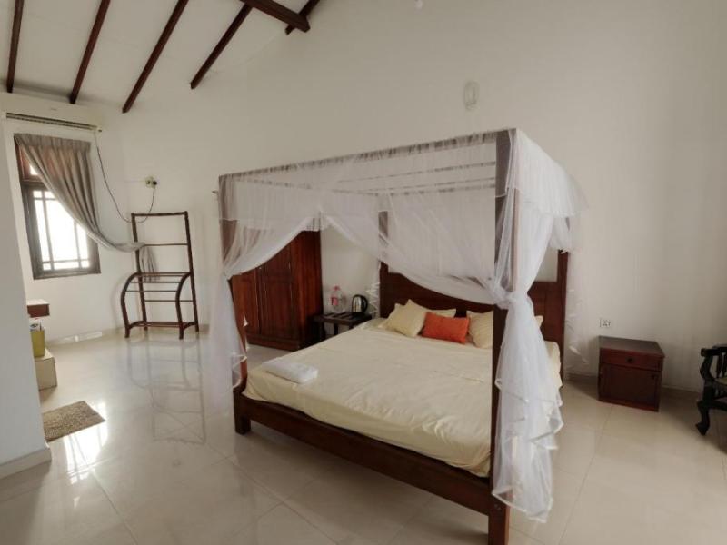 Mirissa Ocean Breeeze Hotel