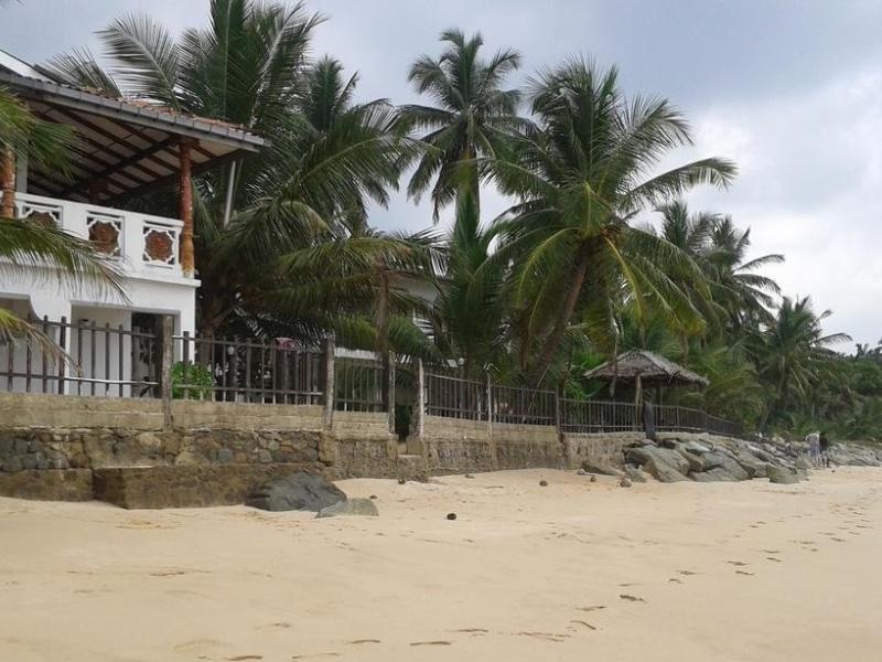 Rainbow Surf Beach Talpe