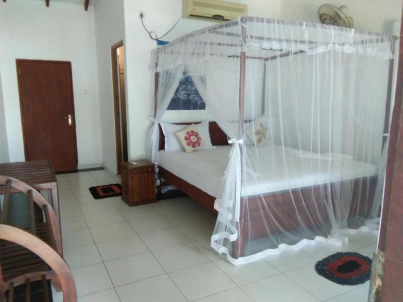 Rainbow Surf Beach Talpe