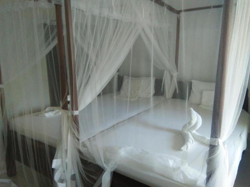 Rainbow Surf Beach Talpe