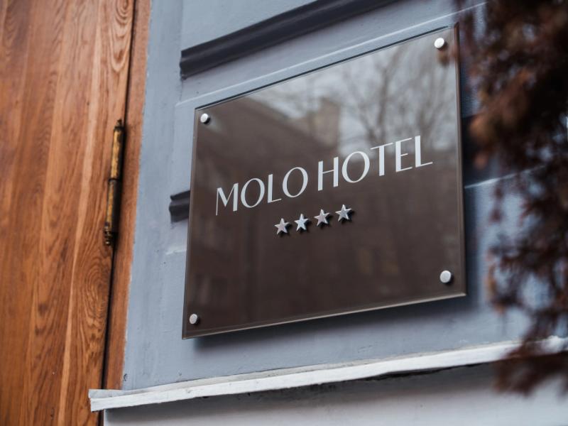 Molo