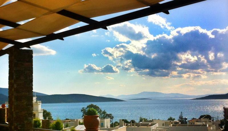 Evia Hotel & Suites