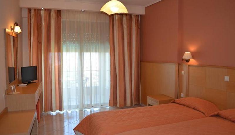 Evia Hotel & Suites
