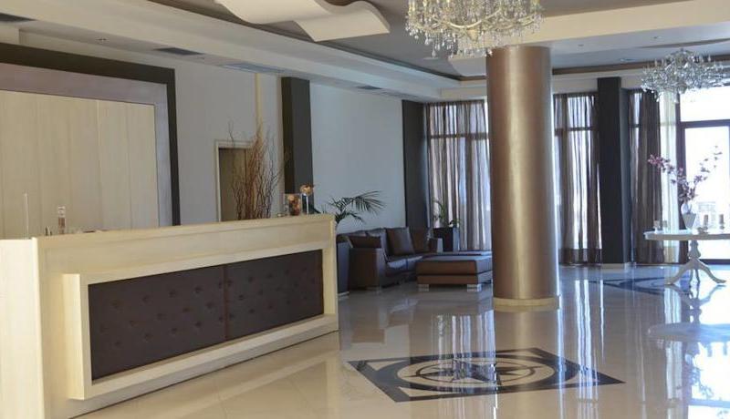 Evia Hotel & Suites