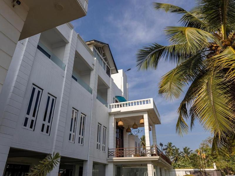 Sea Breeze Hotel Ambalangoda
