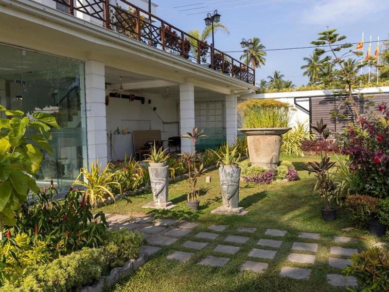 Sea Breeze Hotel Ambalangoda