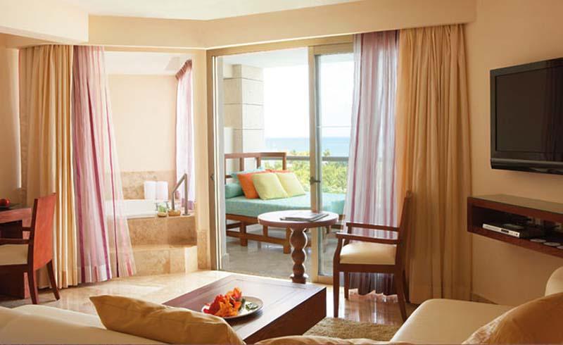 Excellence Playa Mujeres