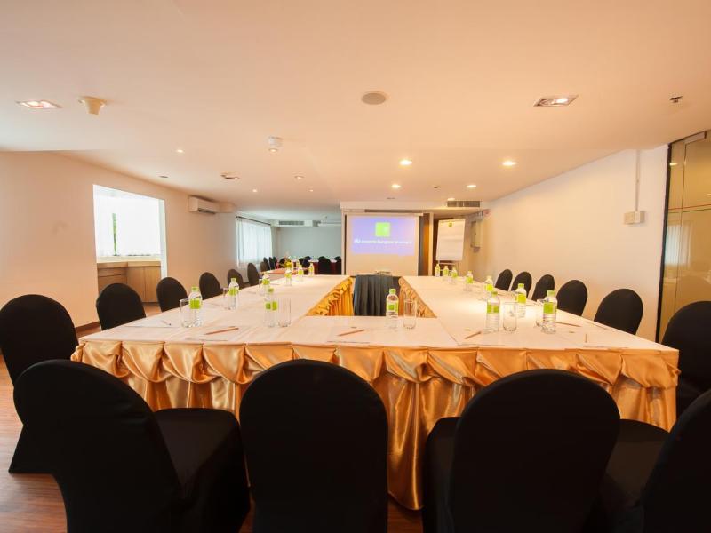 The Seasons Bangkok Huamark