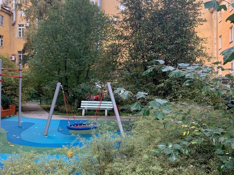 Питерский дворик апарт-отель (ВО)