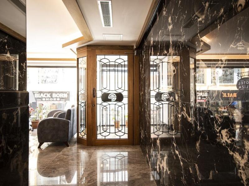 Eliza Hotel