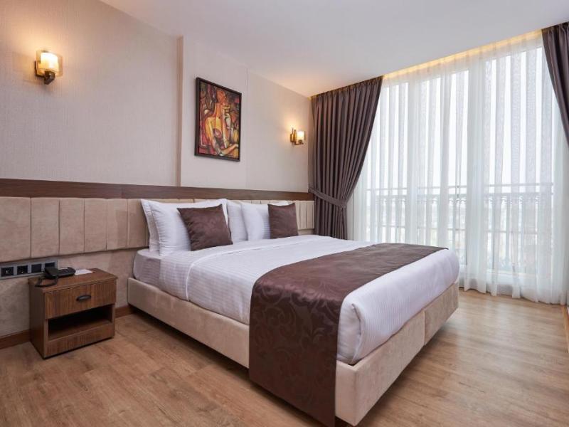 Operla Airport Hotels Trademark Collection By Wyndham