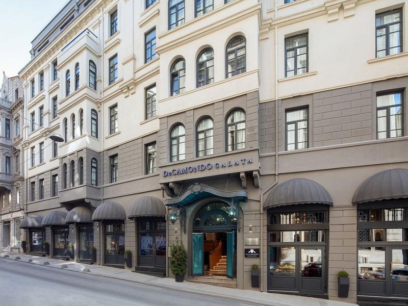 De Camondo Galata - Banque Building, A Tribute Portfolio