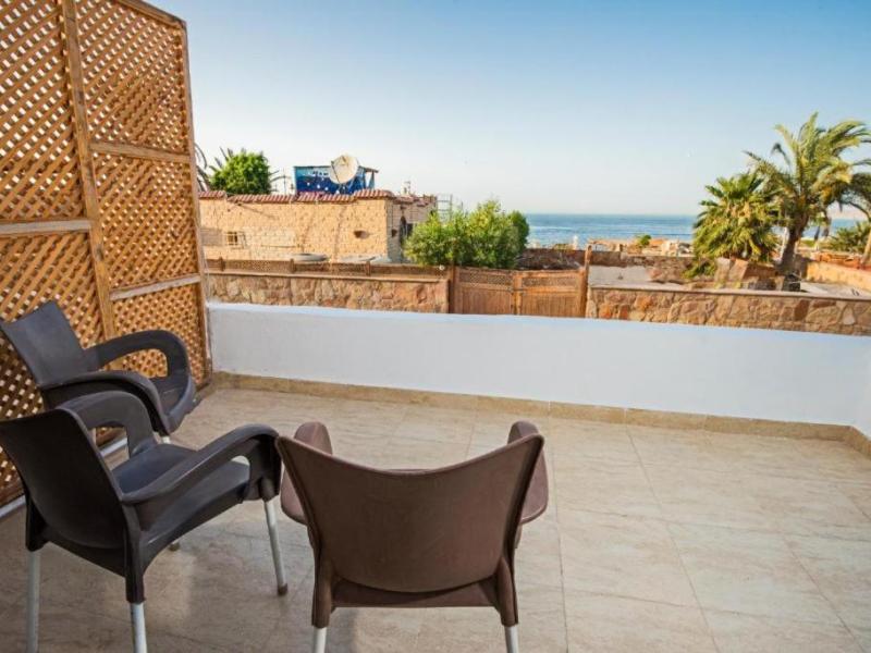 Lilly Rooms and Studios