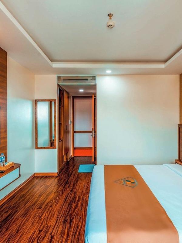 Night Sea Hotel
