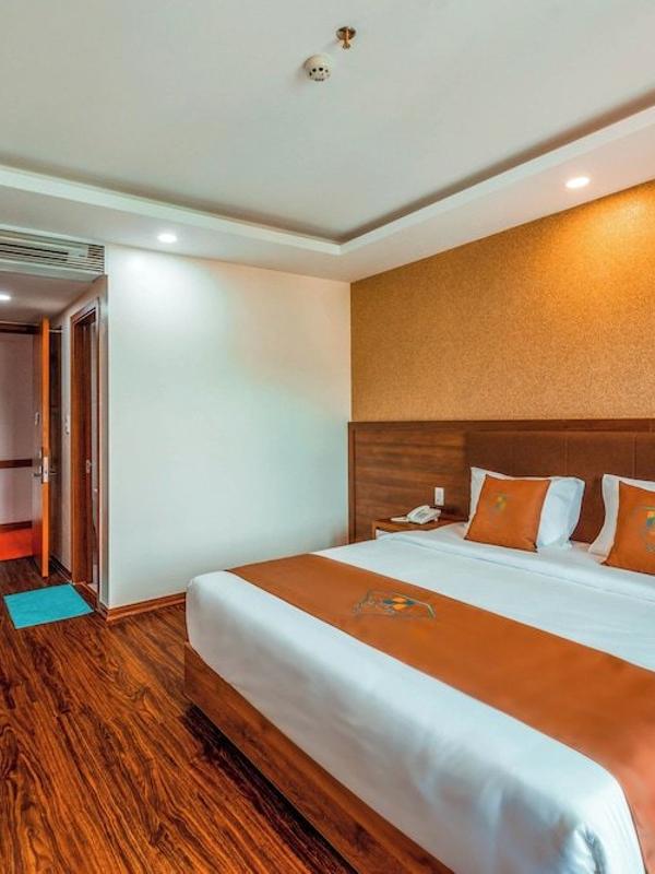 Night Sea Hotel