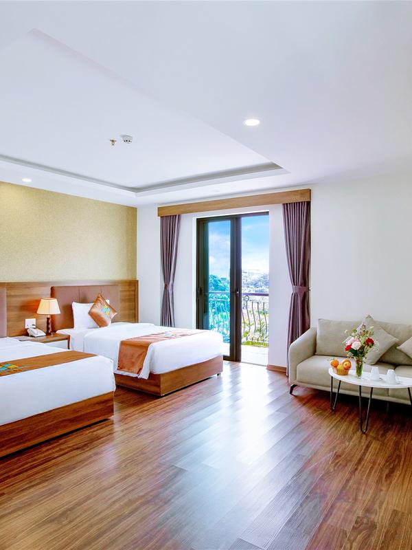 Night Sea Hotel