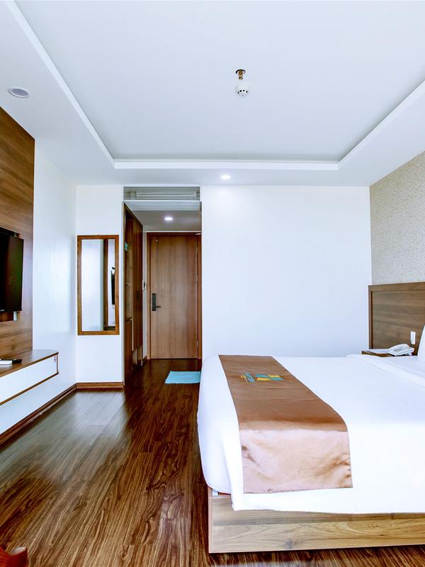 Night Sea Hotel