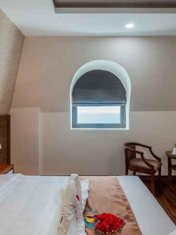 Night Sea Hotel