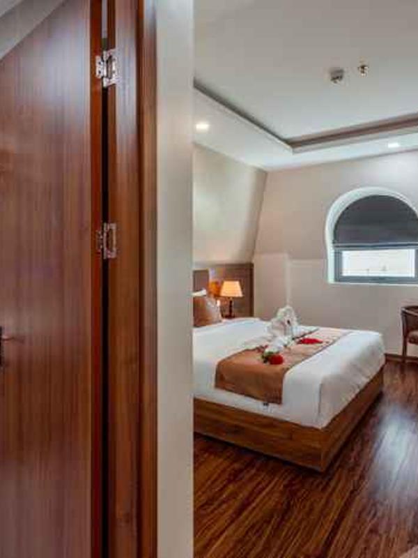 Night Sea Hotel