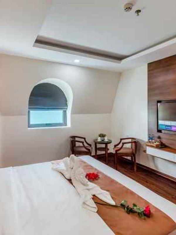 Night Sea Hotel