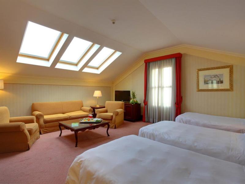 Excelsior Hilton