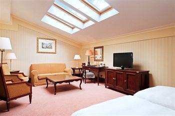 Excelsior Hilton