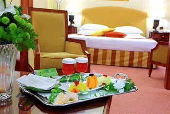 Excelsior Hilton